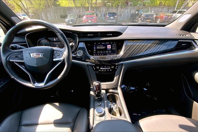 Used 2024 Cadillac XT6 Premium Luxury AWD/4WD image 15
