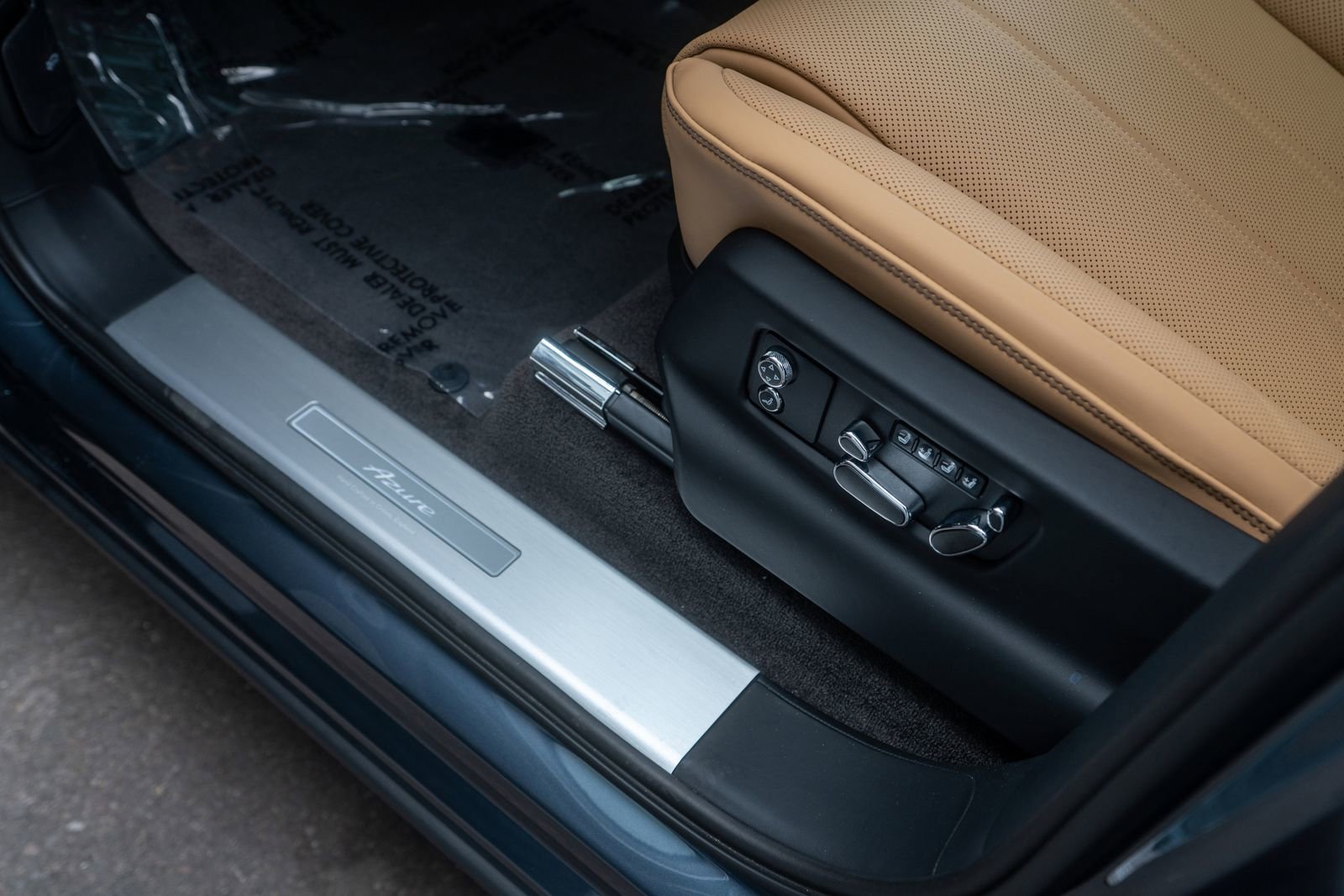 New 2025 Bentley Bentayga image 23