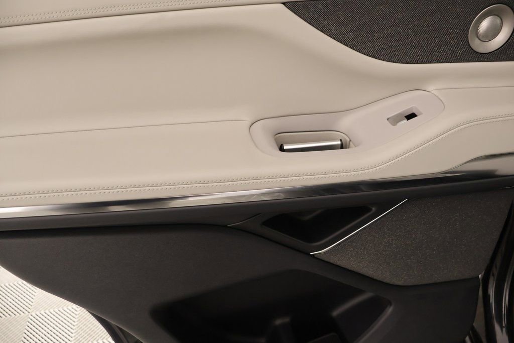 New 2025 Lincoln Navigator Reserve image 18