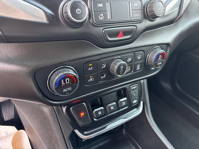 Used 2020 GMC Terrain SLE w/ Driver Convenience Package FWD image 25
