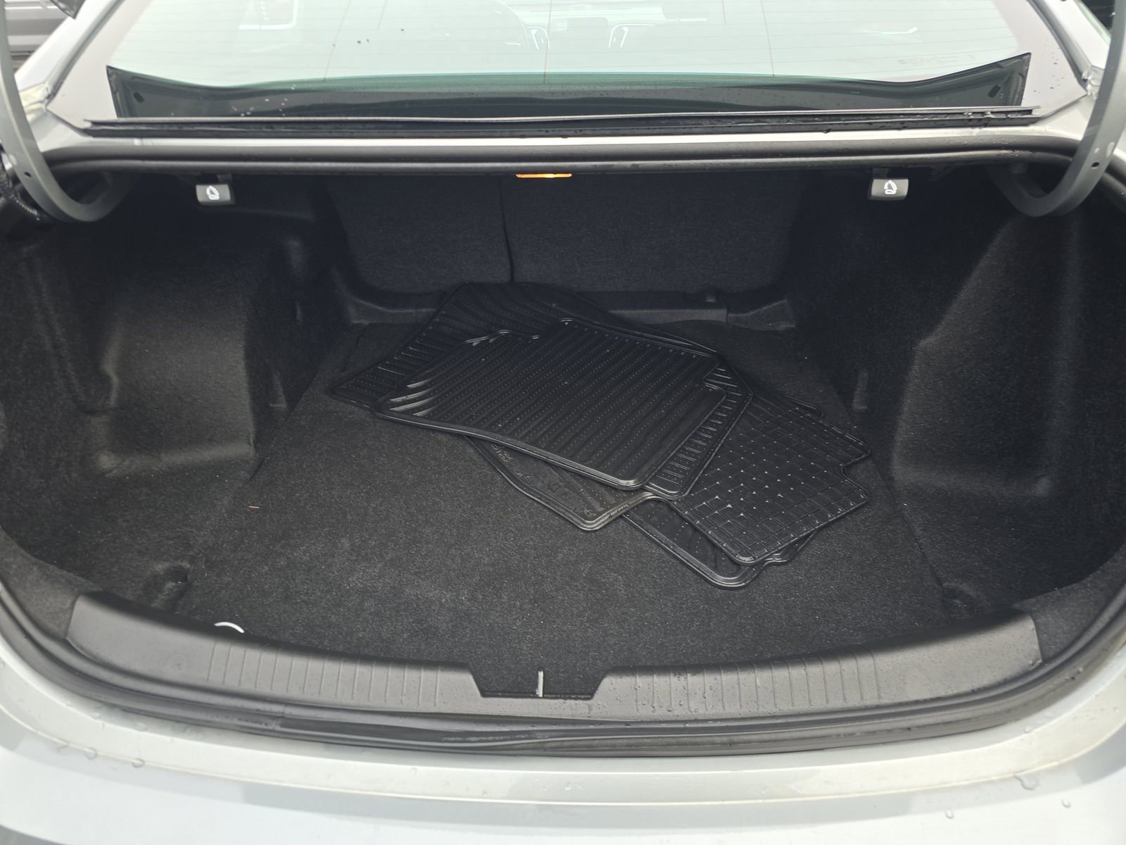 Used 2025 Chevrolet Malibu LT FWD image 23