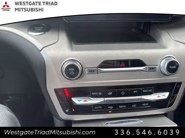 Used 2022 Ford Explorer XLT w/ Equipment Group 202A RWD image 18