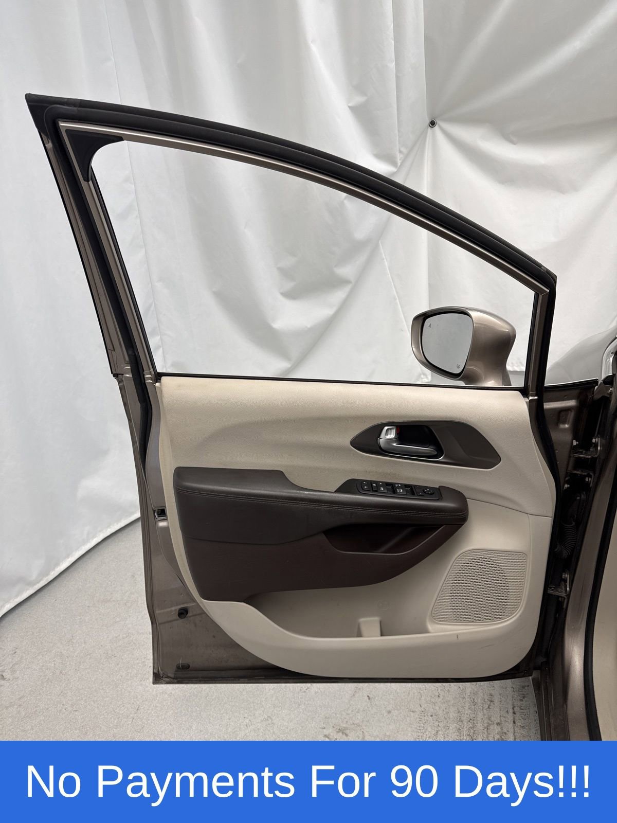 Certified 2017 Chrysler Pacifica Touring-L image 12