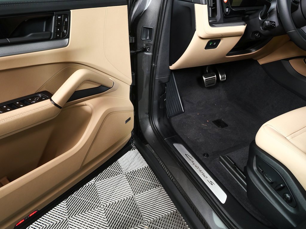New 2026 Porsche Cayenne S image 8