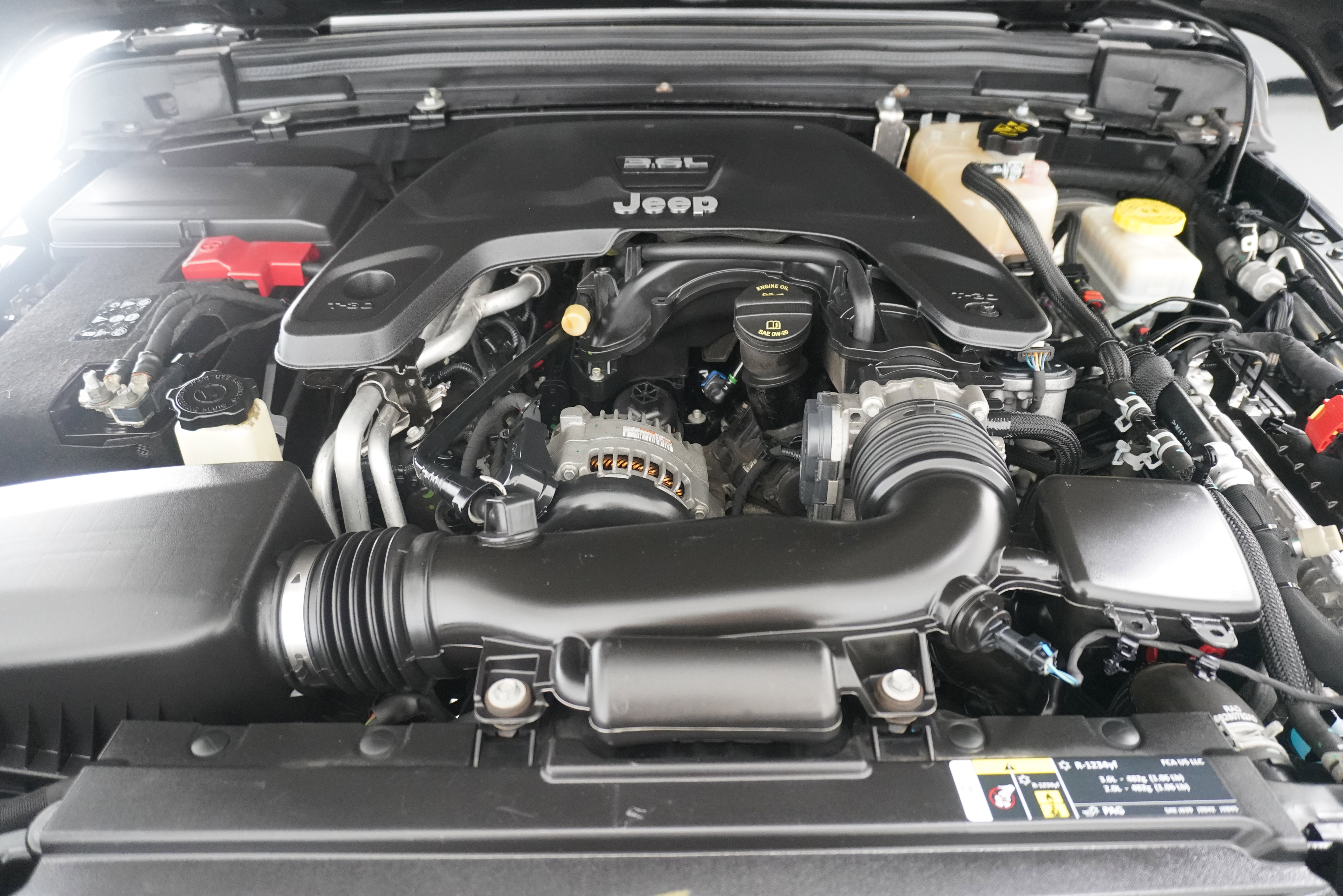 Used 2019 Jeep Wrangler Unlimited Sahara image 29