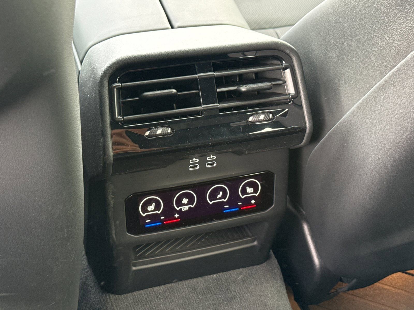 Used 2025 BMW M5 Touring image 13