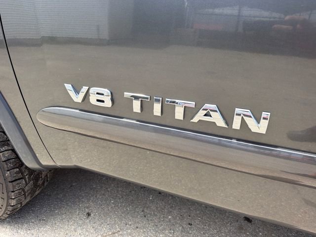 Used 2011 Nissan Titan PRO-4X AWD/4WD image 9