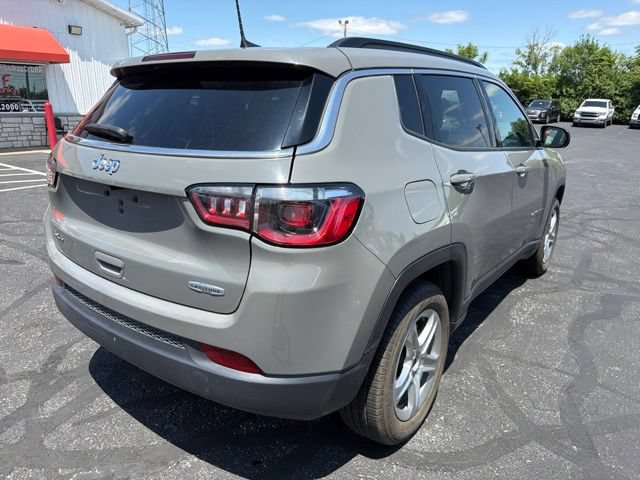 Used 2024 Jeep Compass Latitude AWD/4WD image 7