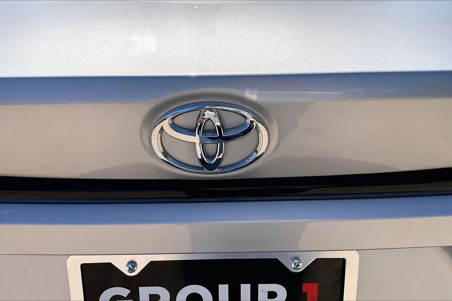 Used 2025 Toyota Corolla LE FWD image 30