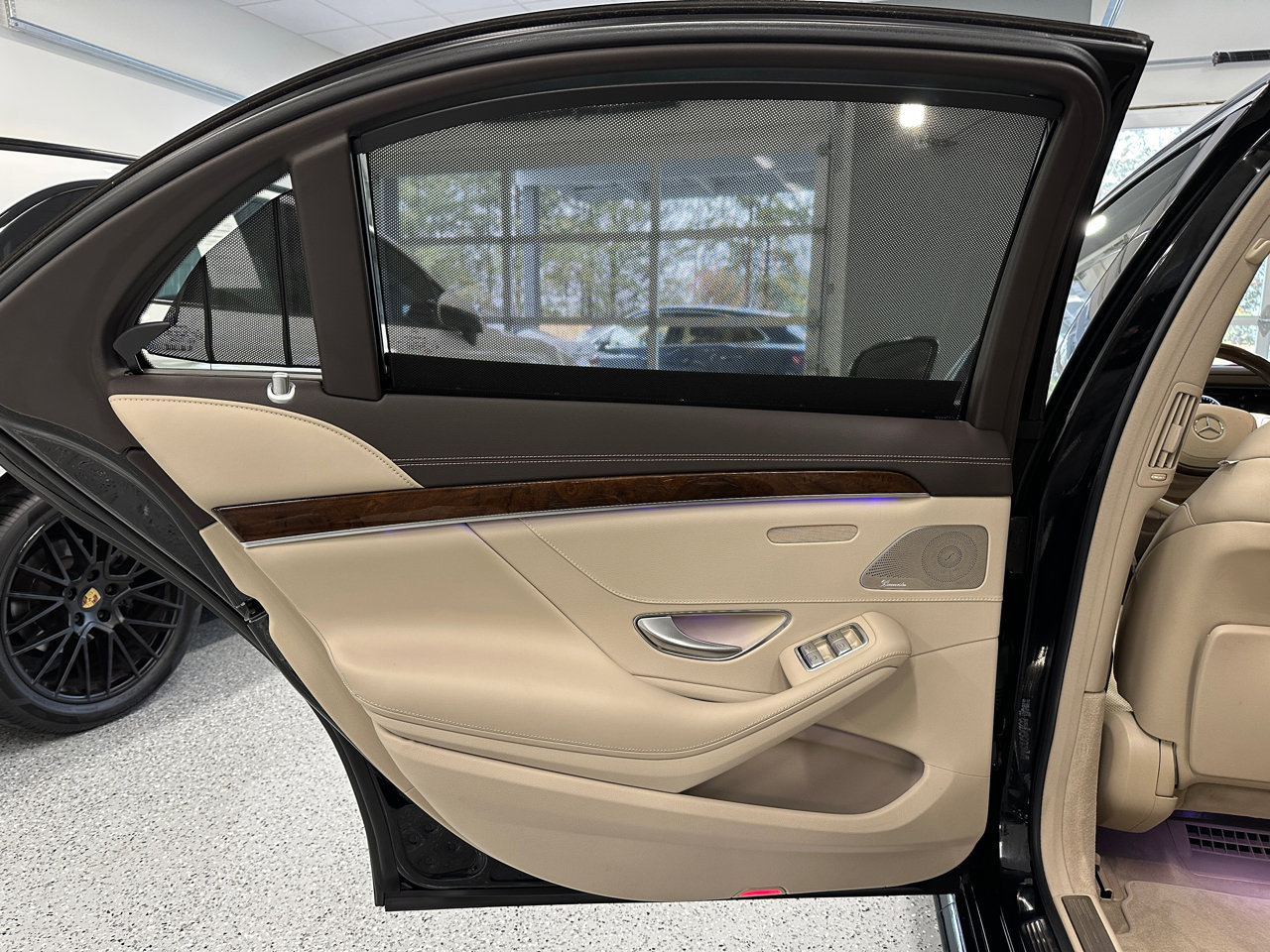 Used 2014 Mercedes-Benz S 550 Sedan image 18