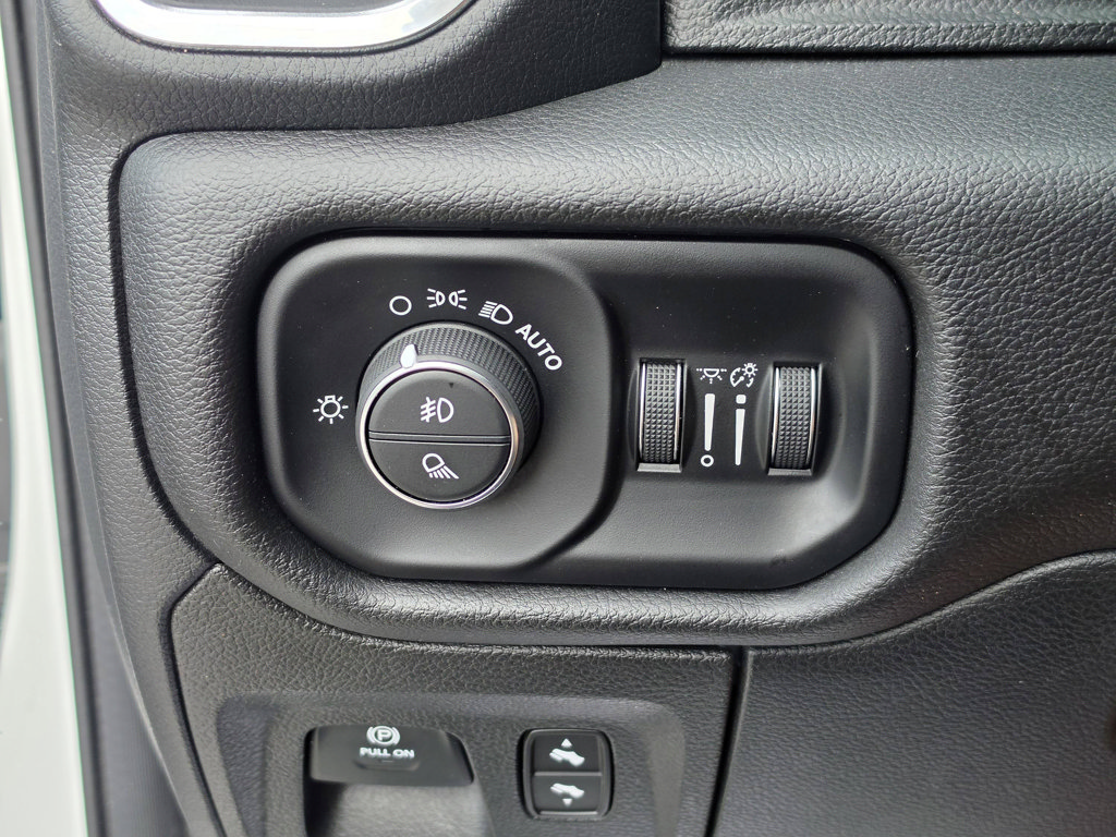 Used 2025 RAM 1500 Laramie AWD/4WD image 42