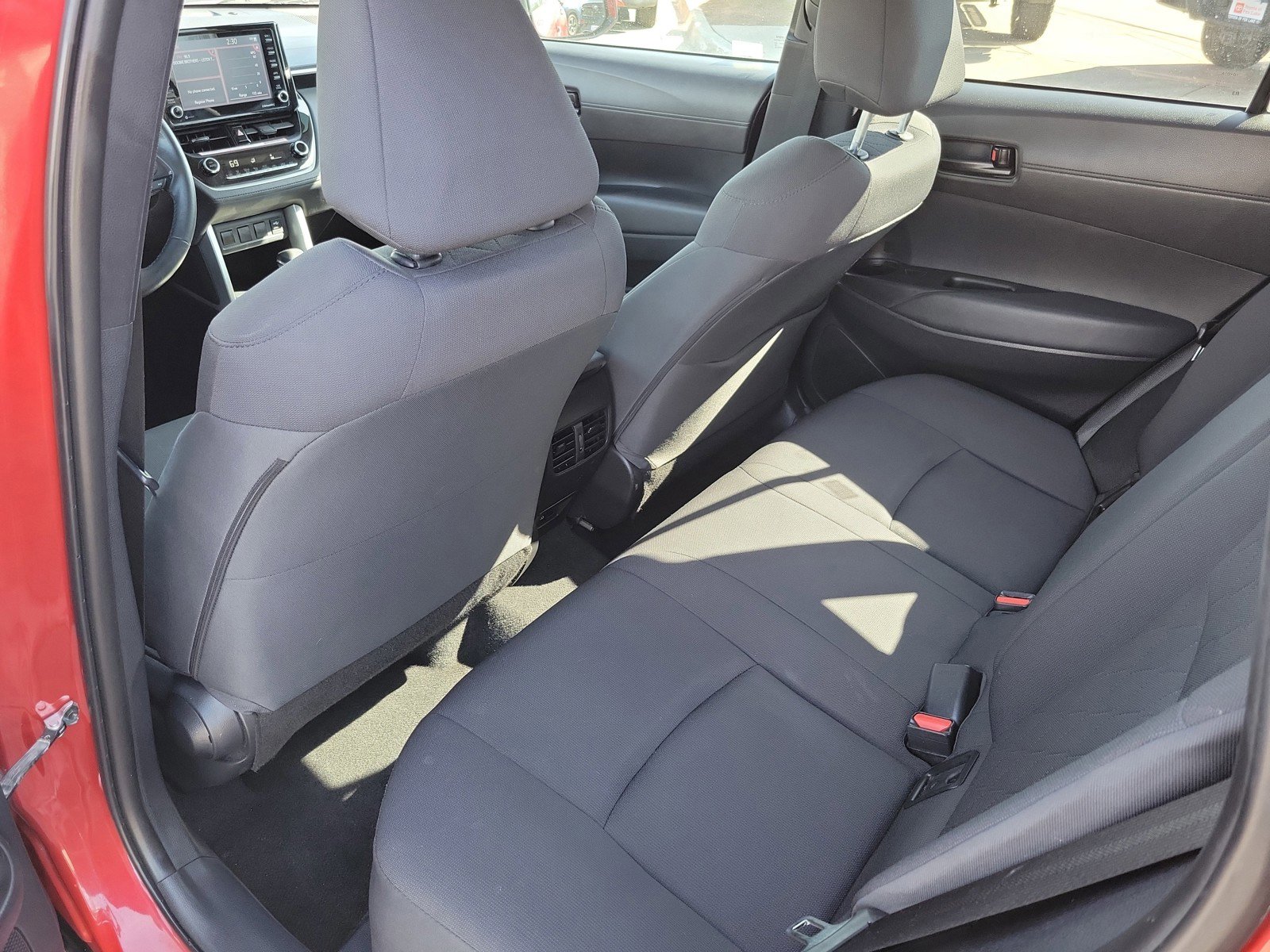 Used 2022 Toyota Corolla Cross LE FWD image 11