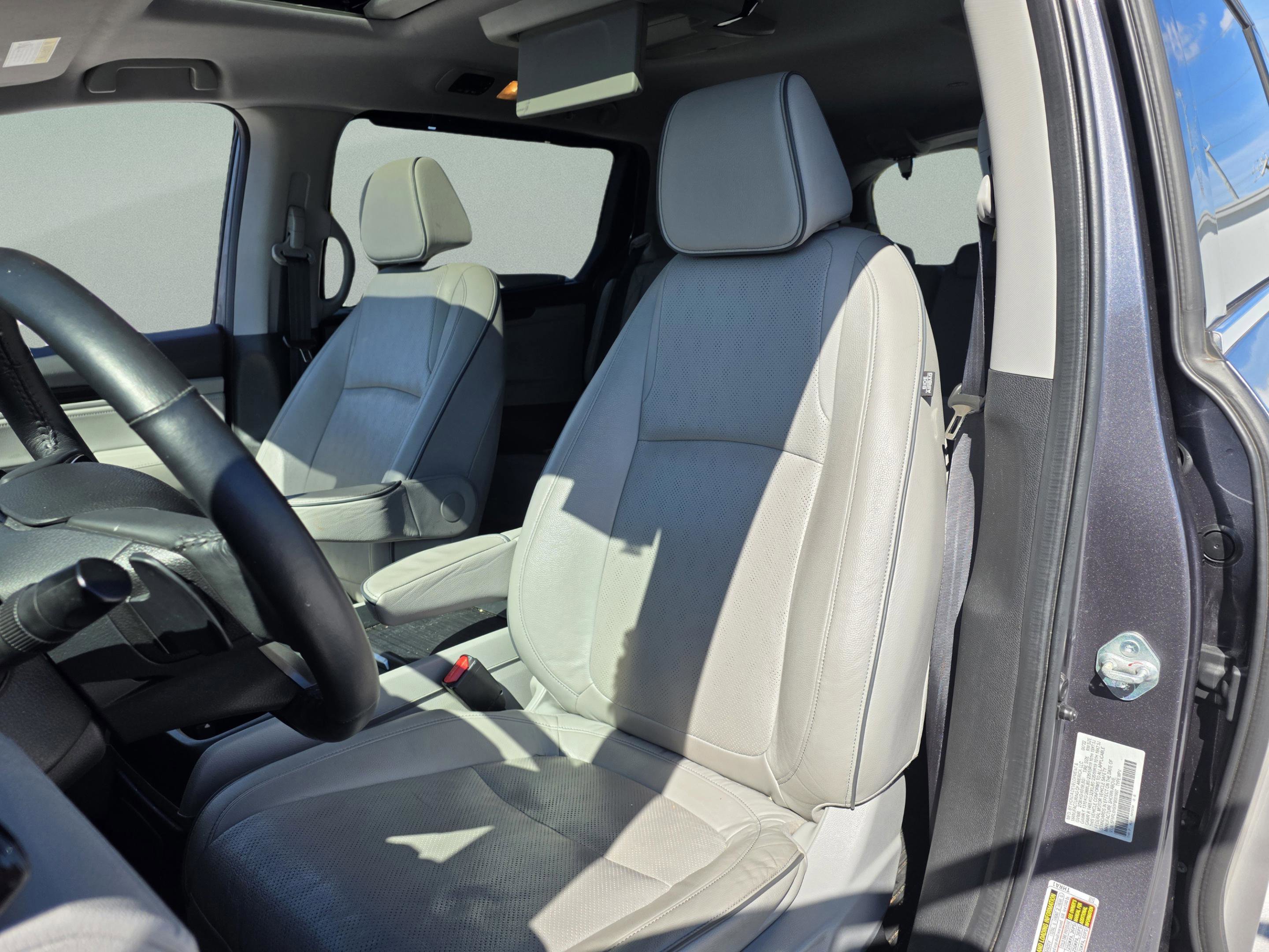 Used 2023 Honda Odyssey Elite image 11