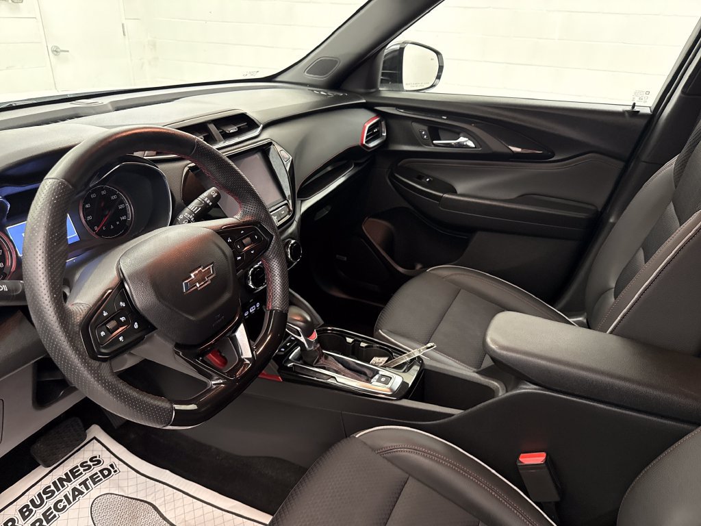 Used 2023 Chevrolet TrailBlazer RS w/ Sun and Liftgate Package AWD/4WD image 11