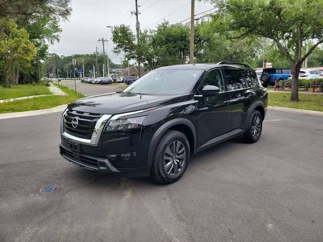 Used 2024 Nissan Pathfinder SV FWD image 4