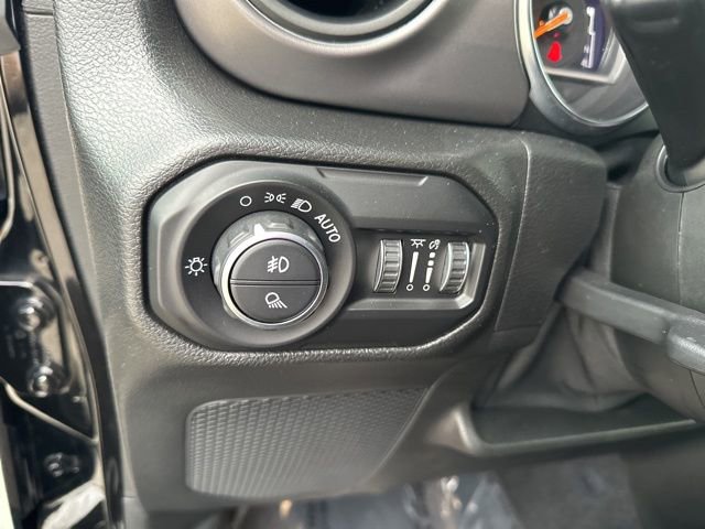 Used 2021 Jeep Gladiator Sport image 27