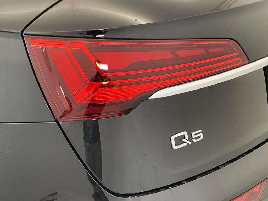 Certified 2025 Audi Q5 2.0T Premium Plus w/ Premium Plus Package AWD/4WD image 16