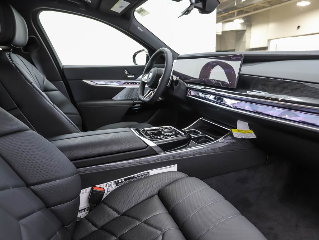Used 2026 BMW 750e xDrive 750e xDrive w/ Executive Package image 31