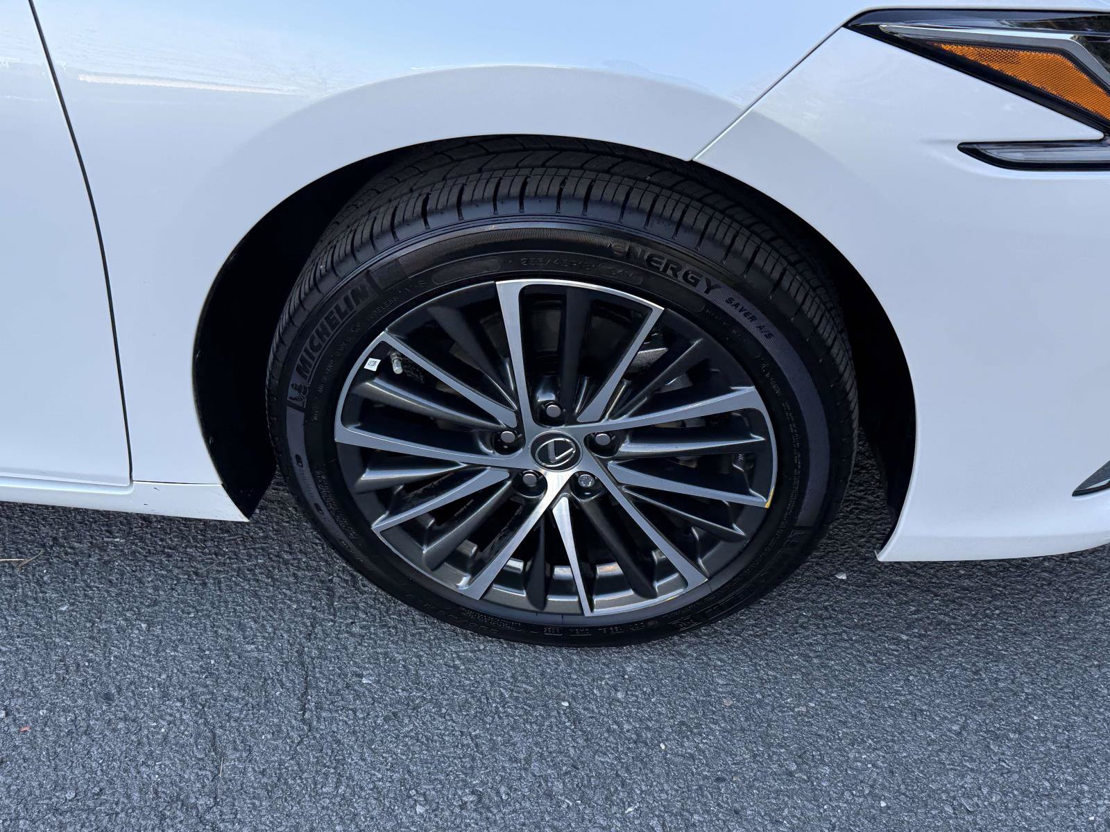 Used 2025 Lexus ES 350 w/ Premium Package FWD image 7