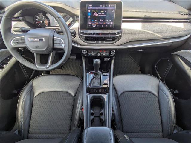 Used 2025 Jeep Compass Latitude w/ Sun & Sound Group image 17