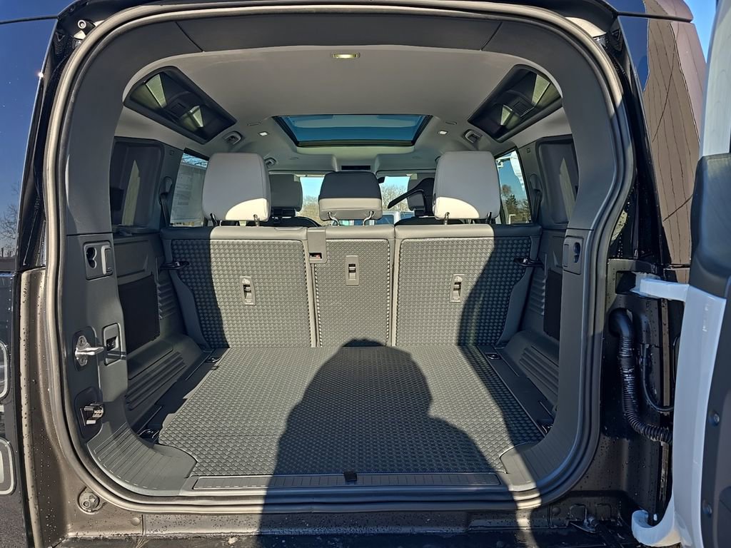 New 2026 Land Rover Defender 110 S AWD/4WD image 25