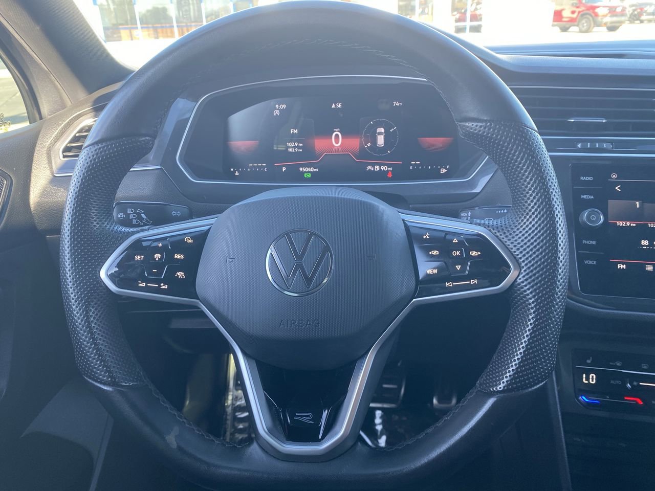 Used 2023 Volkswagen Tiguan SE R-Line image 16