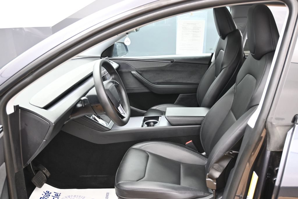 Used 2026 Tesla Model Y Long Range RWD image 15