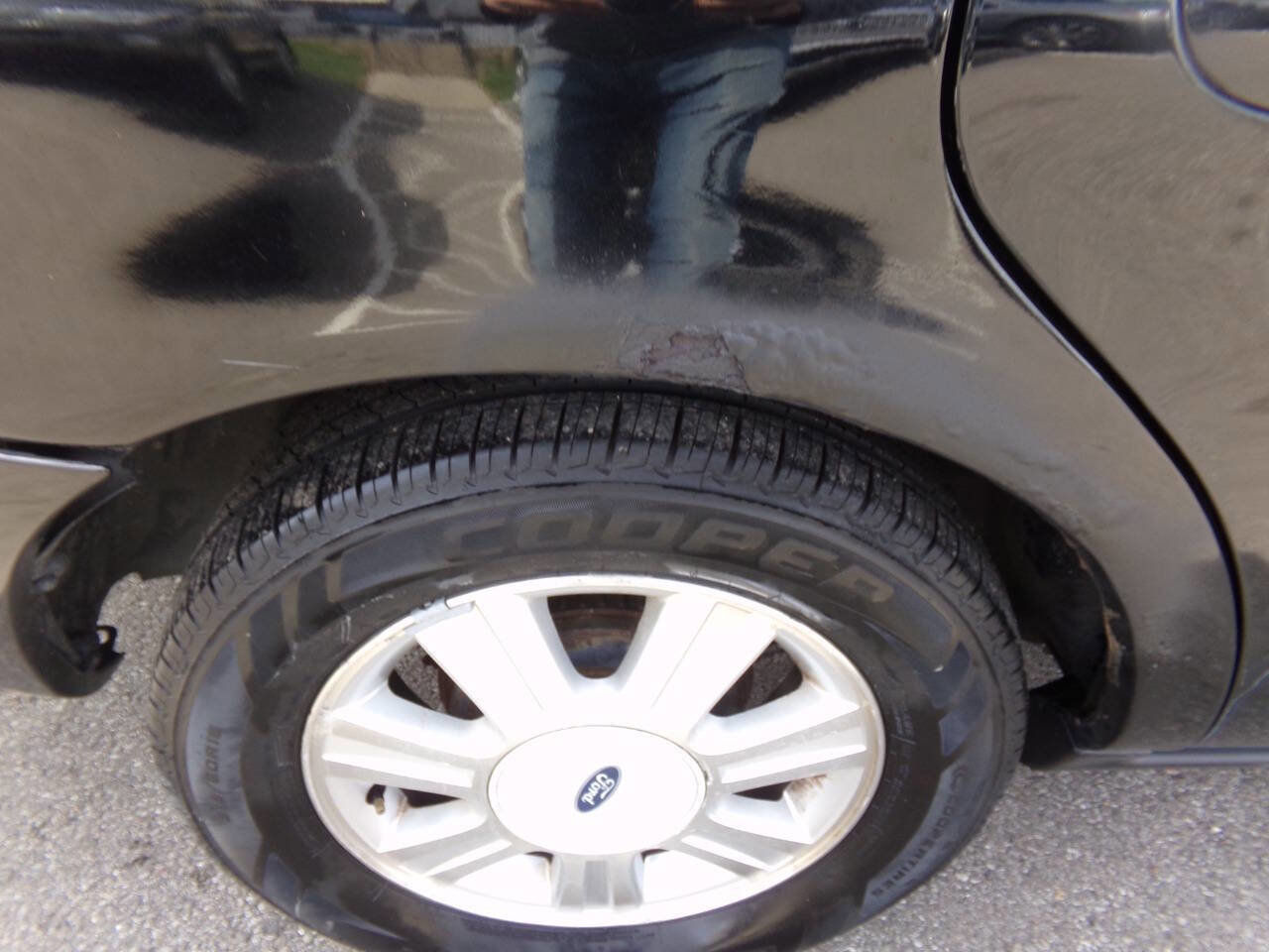 Used 2004 Ford Taurus SEL image 36