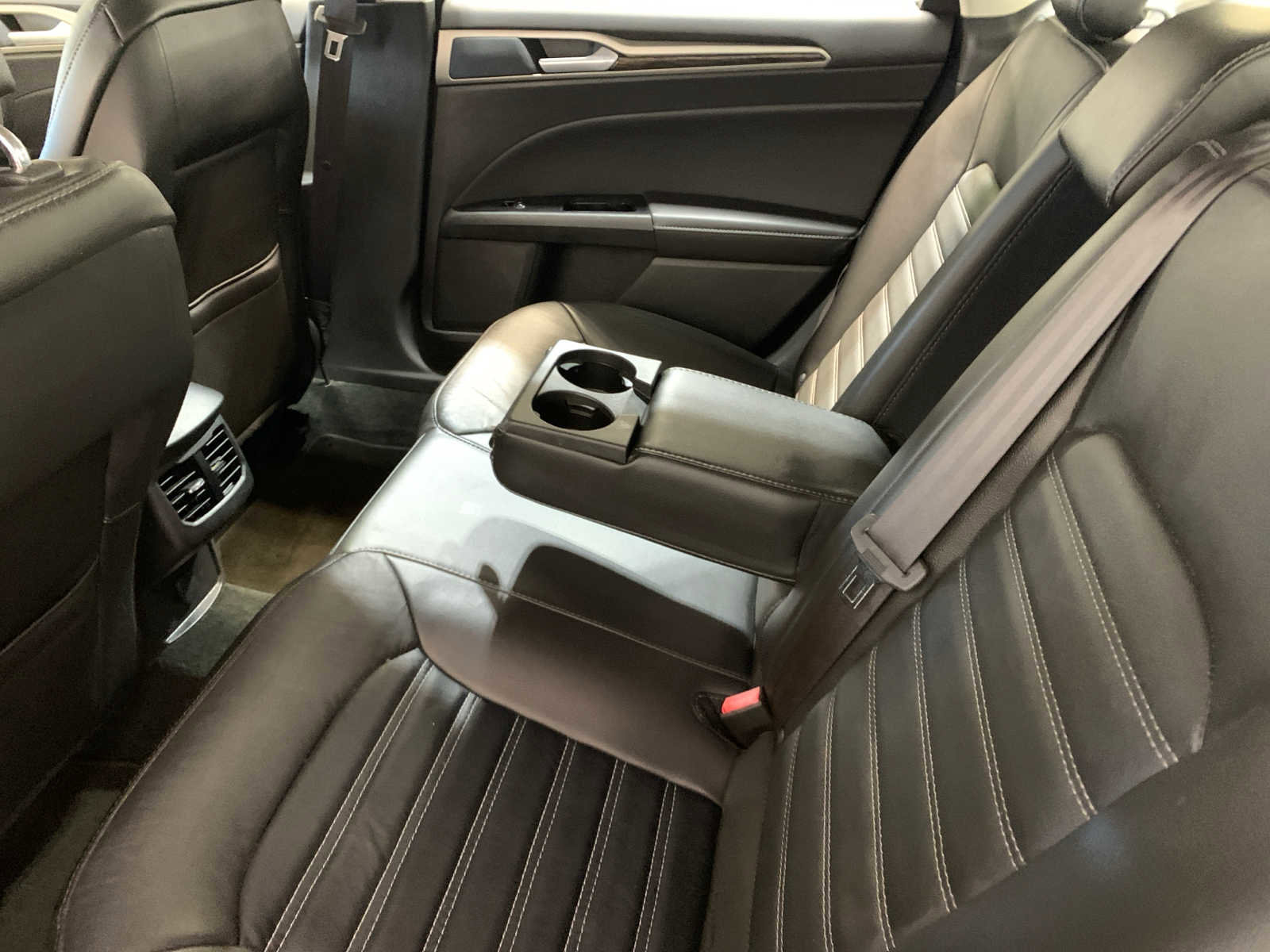 Used 2014 Ford Fusion SE w/ Equipment Group 202A image 5