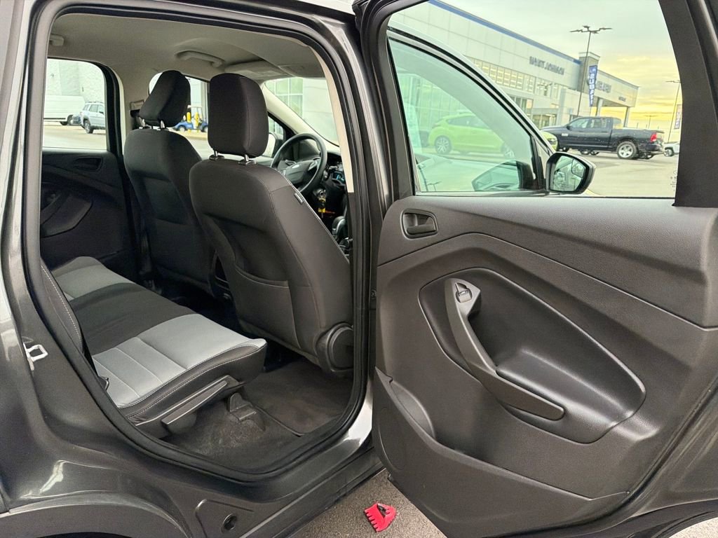 Used 2019 Ford Escape S image 22