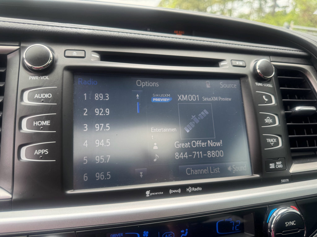 Used 2017 Toyota Highlander SE FWD image 18