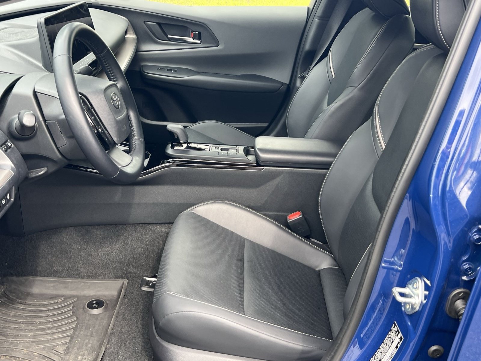 Used 2026 Toyota Prius XLE FWD image 7