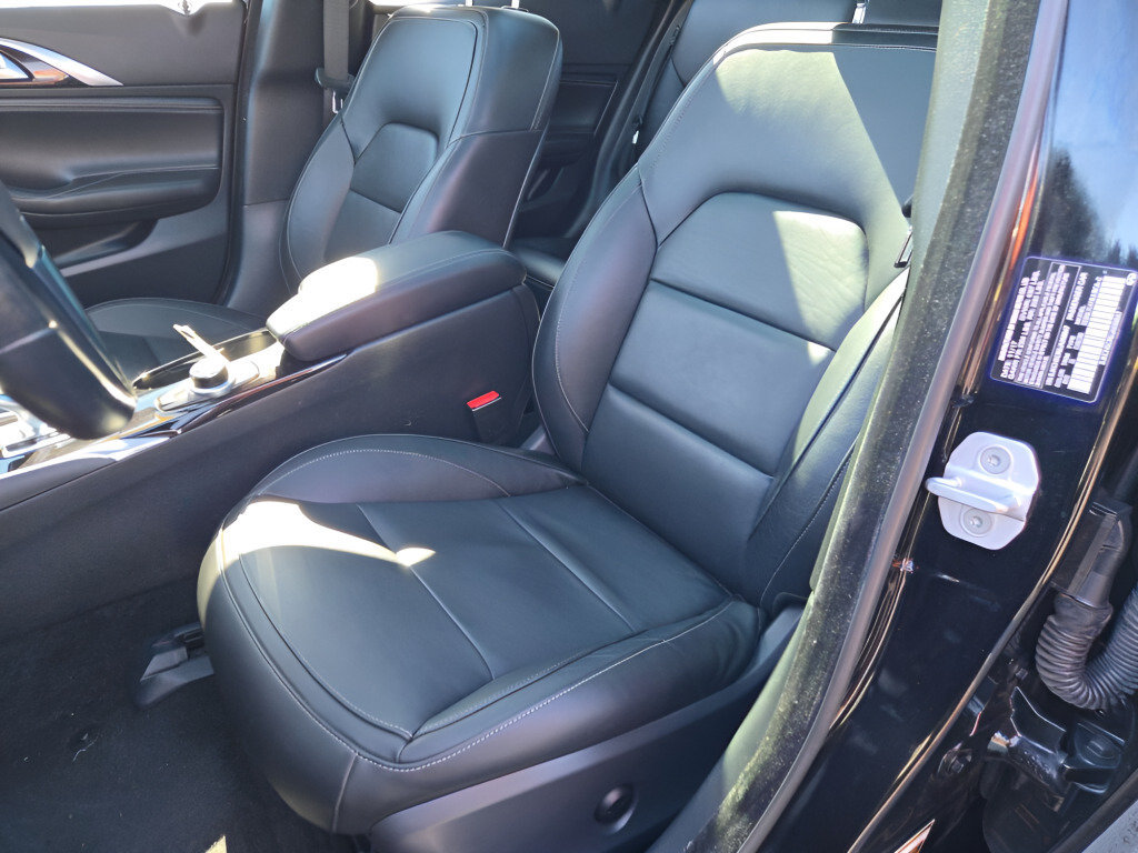 Used 2018 INFINITI QX30 Premium w/ Navigation Package AWD/4WD image 28