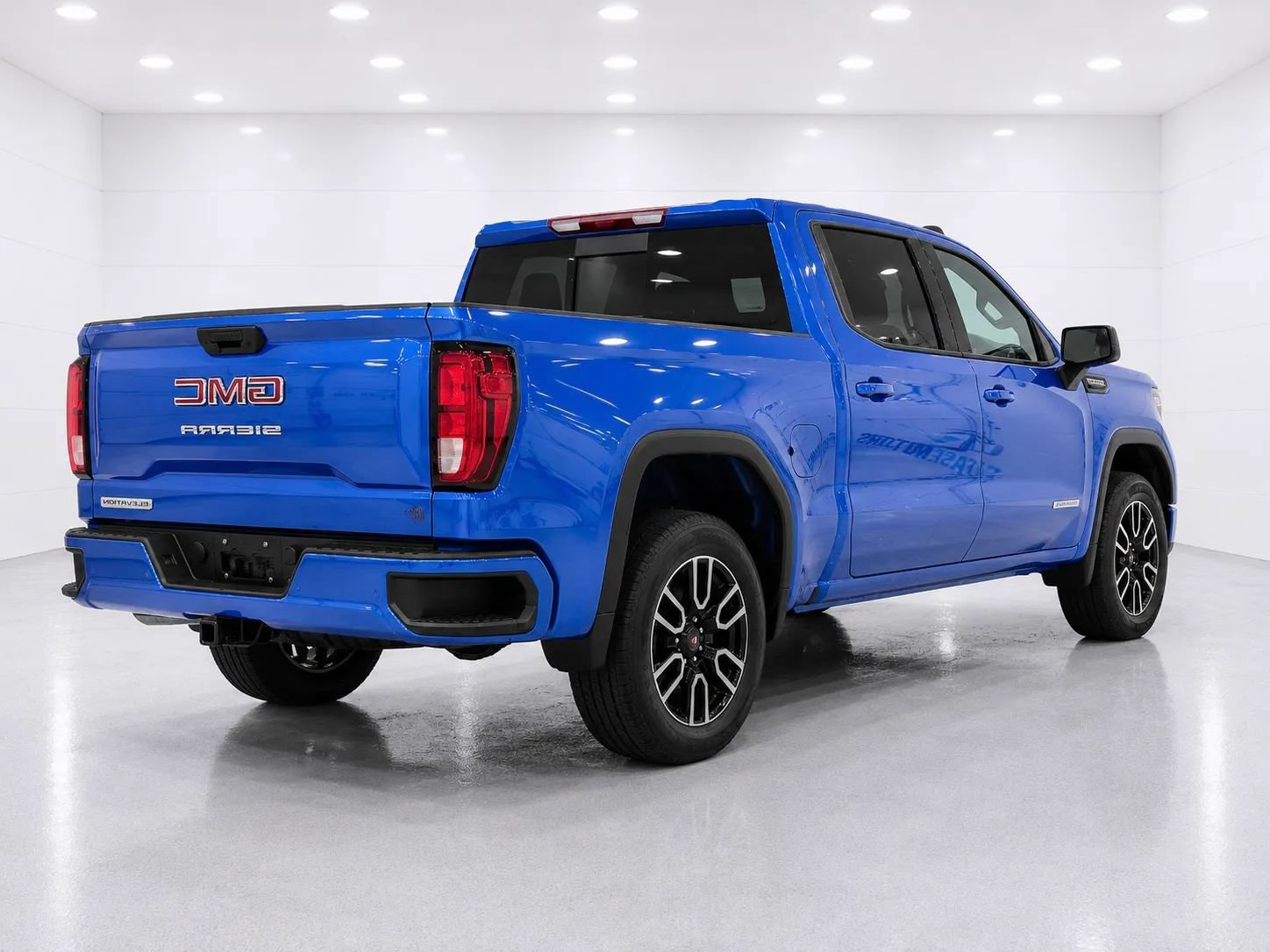 Used 2023 GMC Sierra 1500 Elevation AWD/4WD image 5
