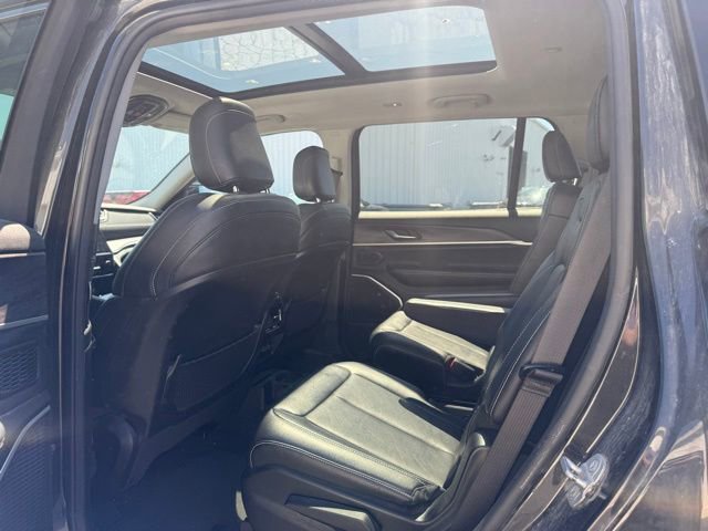 Used 2022 Jeep Grand Cherokee L Limited AWD/4WD image 10
