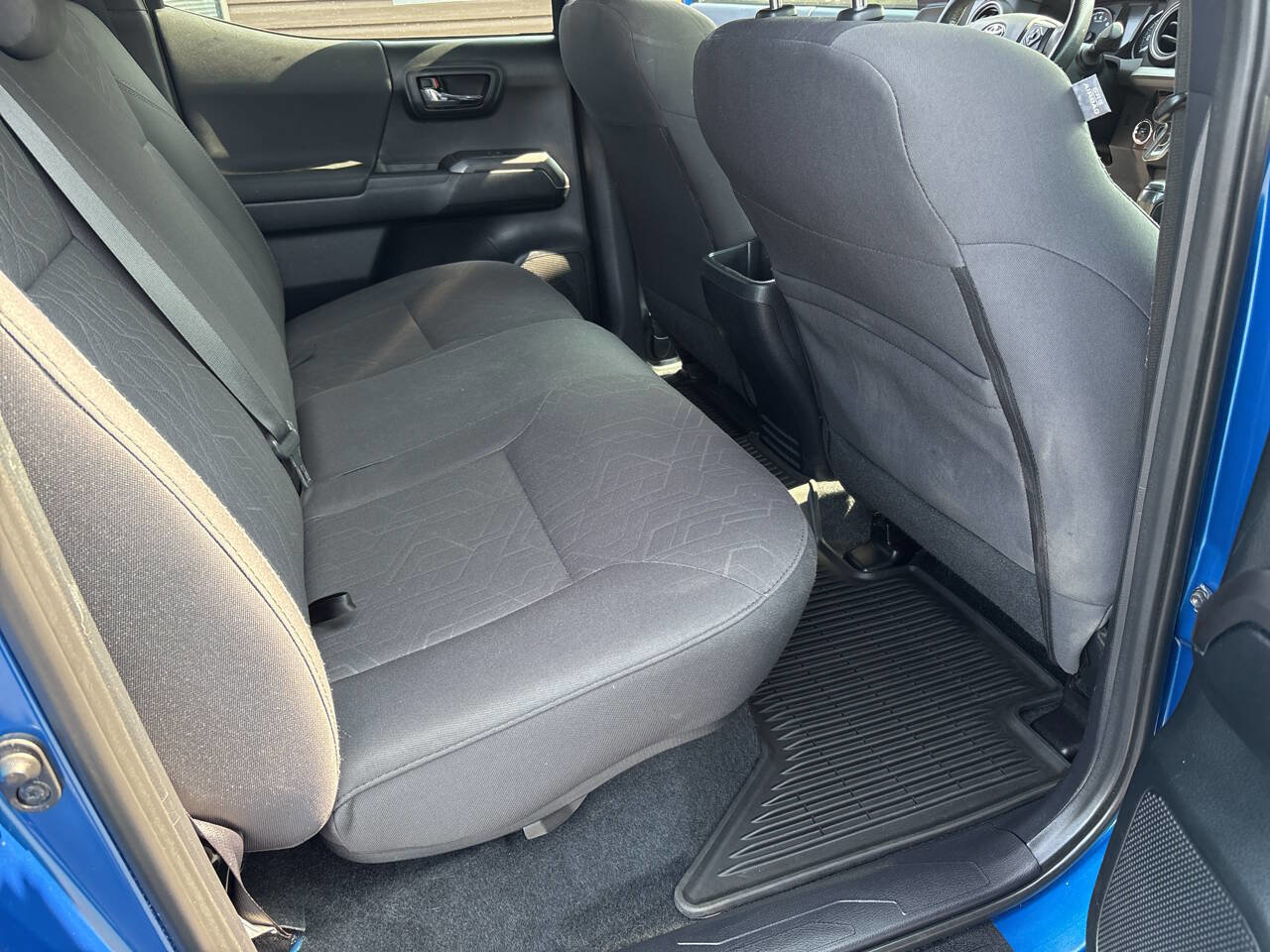 Used 2017 Toyota Tacoma TRD Sport image 9