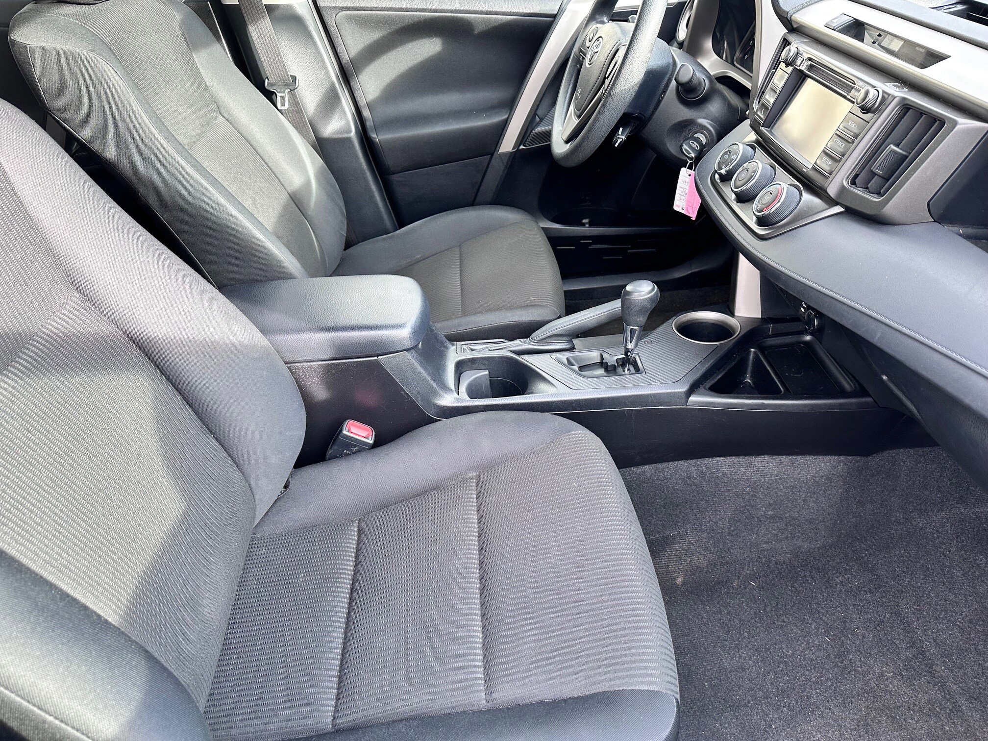 Used 2015 Toyota RAV4 LE AWD/4WD image 10