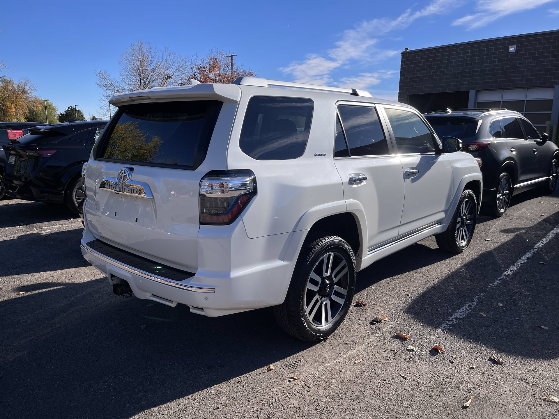Used 2022 Toyota 4Runner Limited AWD/4WD image 2