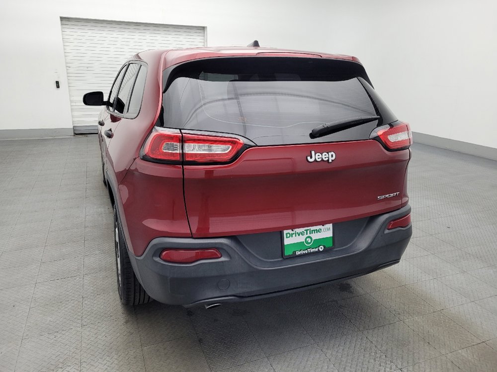 Used 2017 Jeep Cherokee Sport image 6