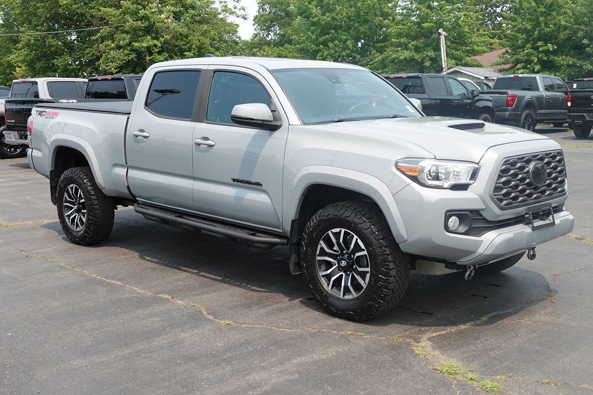Used 2020 Toyota Tacoma TRD Off-Road AWD/4WD image 4