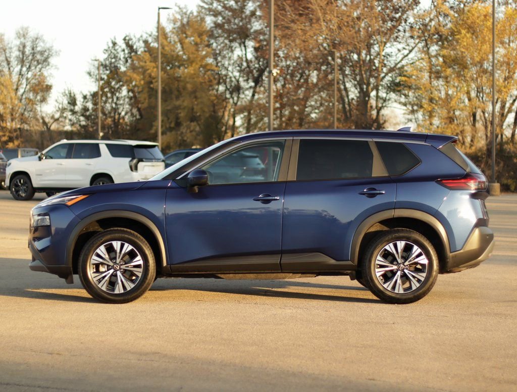 Used 2023 Nissan Rogue SV image 4