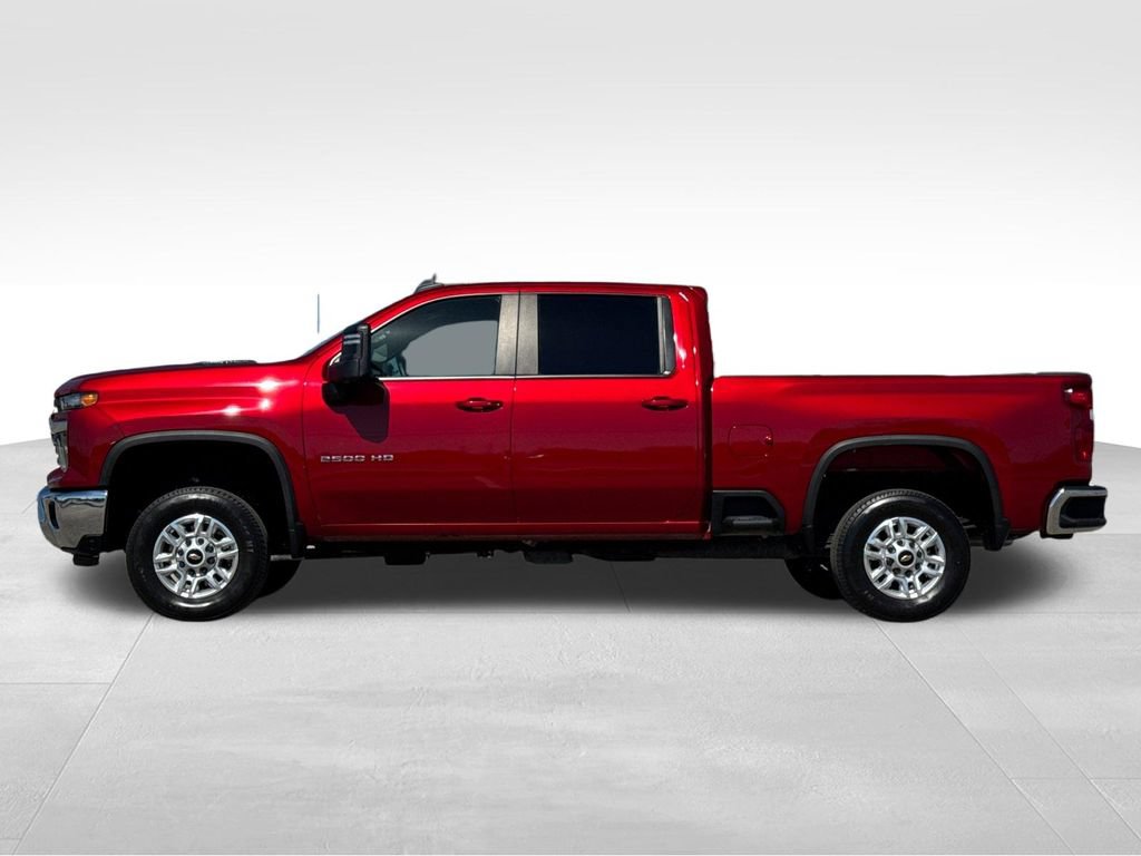 Used 2024 Chevrolet Silverado 2500 LT RWD image 2
