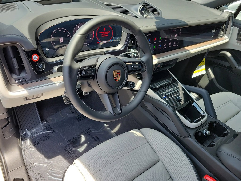 New 2025 Porsche Cayenne S image 4