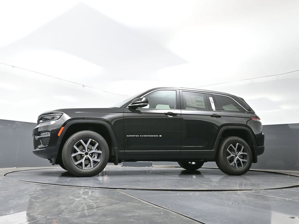New 2025 Jeep Grand Cherokee Limited w/ Trailer Tow Package image 36