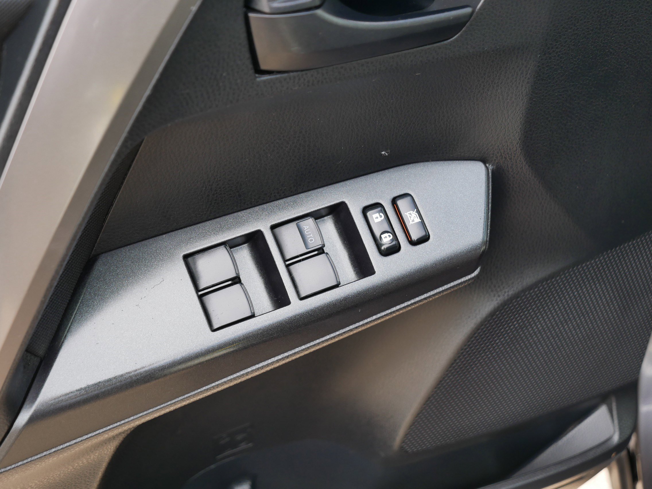 Used 2017 Toyota RAV4 LE w/ All Weather Liner Package AWD/4WD image 19