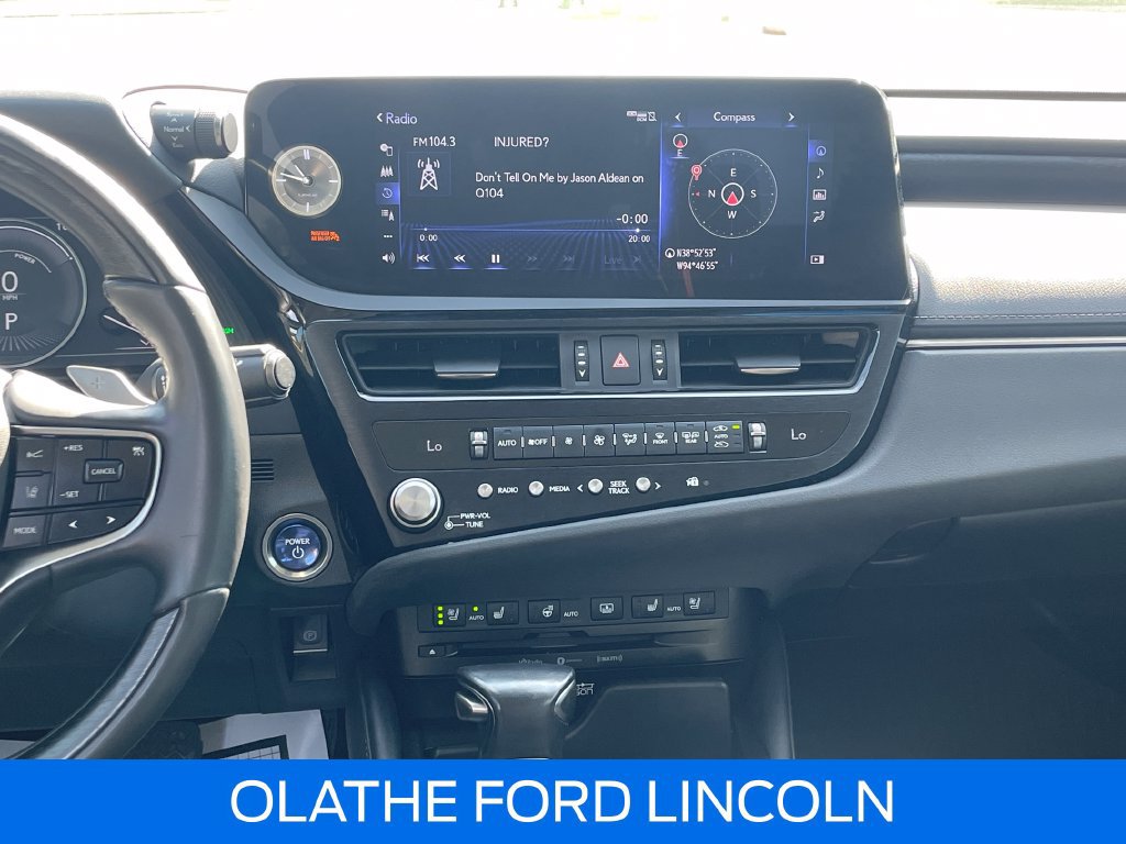 Used 2022 Lexus ES 300h w/ Accessory Package 2 FWD image 23