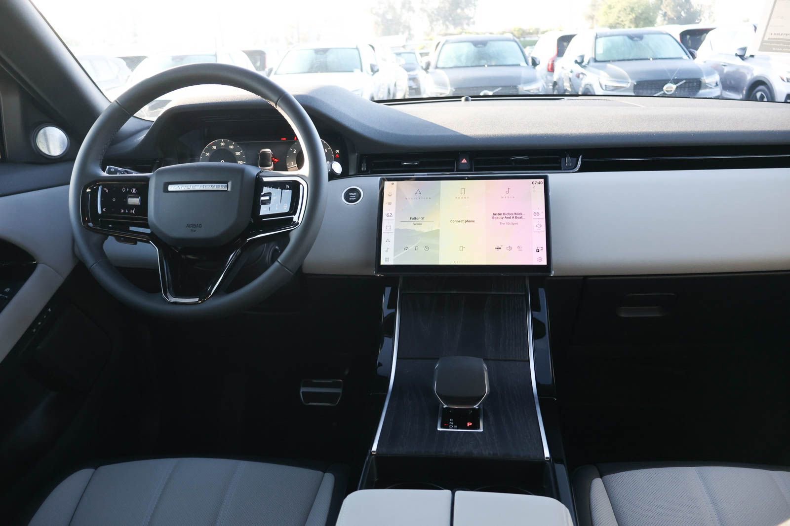 New 2026 Land Rover Range Rover Evoque Dynamic SE AWD/4WD image 23