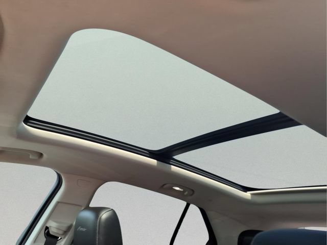 Used 2021 Buick Envision Avenir w/ Technology Package II AWD/4WD image 19