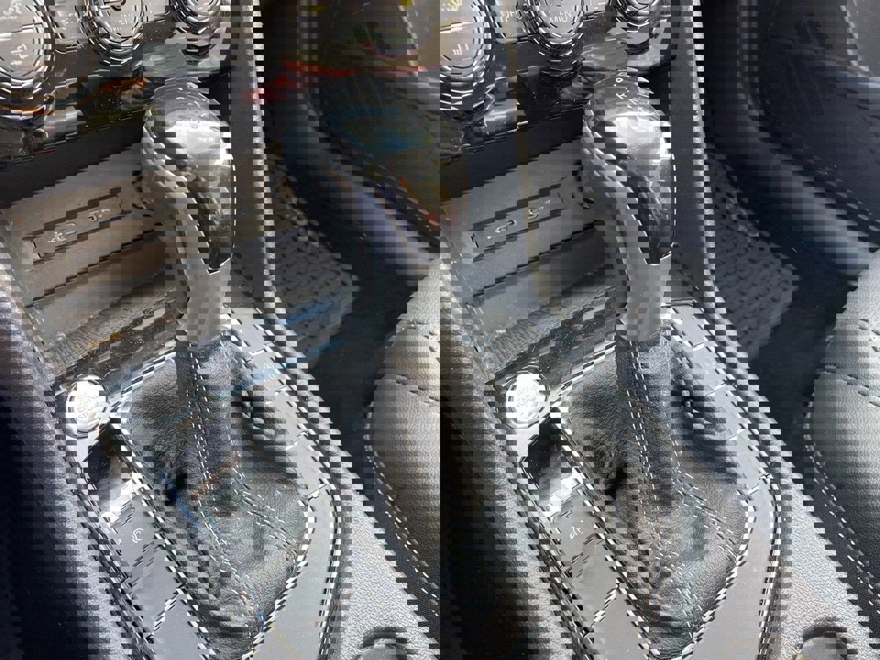 Used 2022 Volkswagen Taos SEL image 5