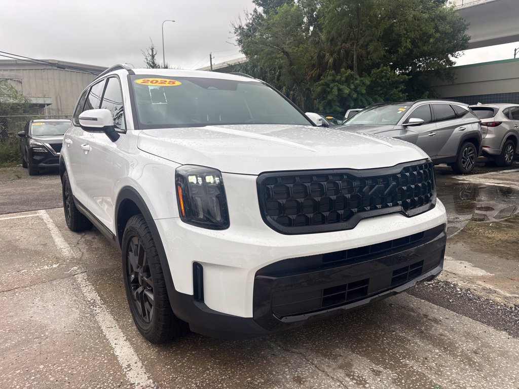 Used 2025 Kia Telluride AWD image 1